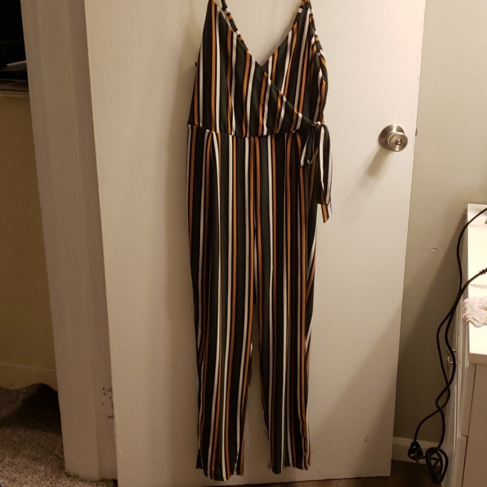 Adorable pant romper!